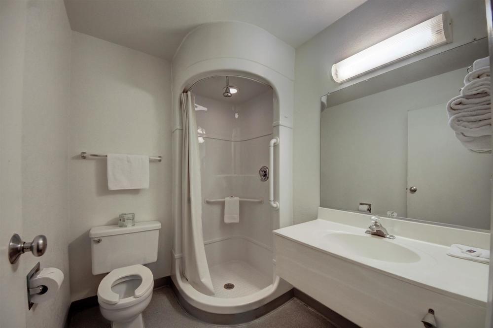 Avera Suites Маскогі Екстер'єр фото