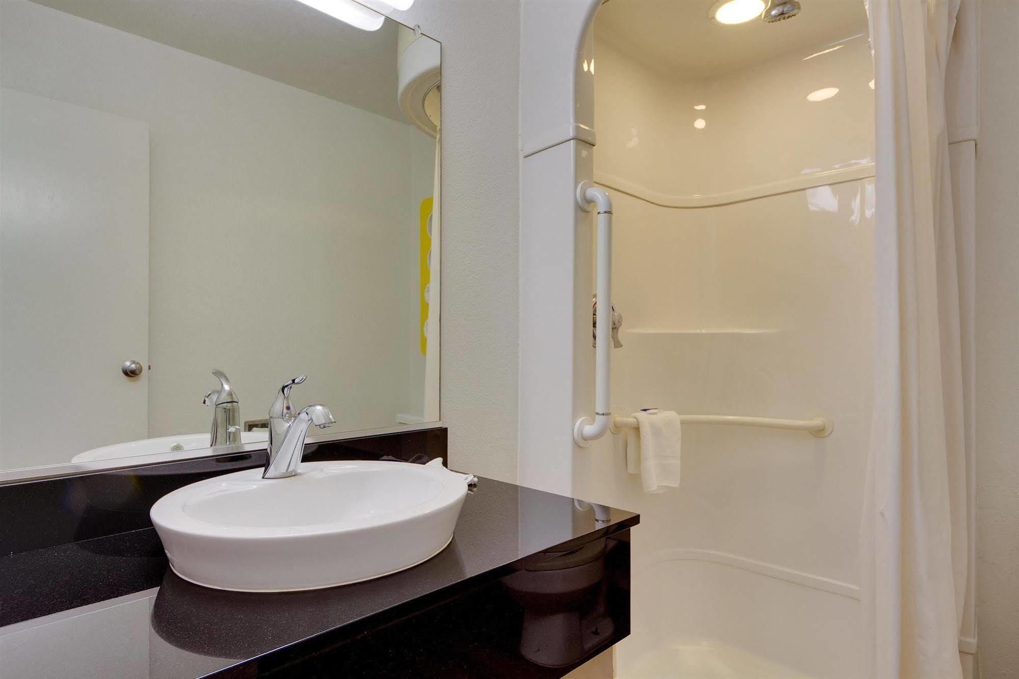 Avera Suites Маскогі Екстер'єр фото