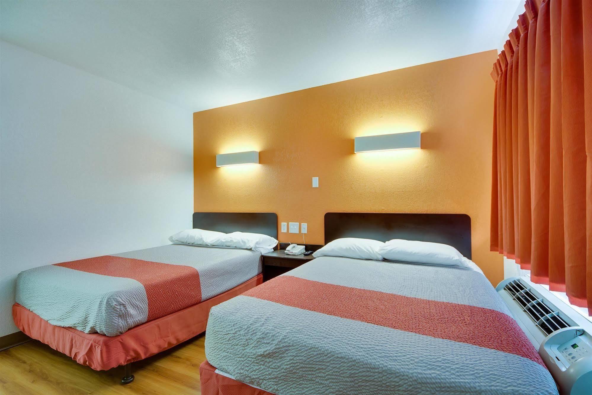 Avera Suites Маскогі Екстер'єр фото
