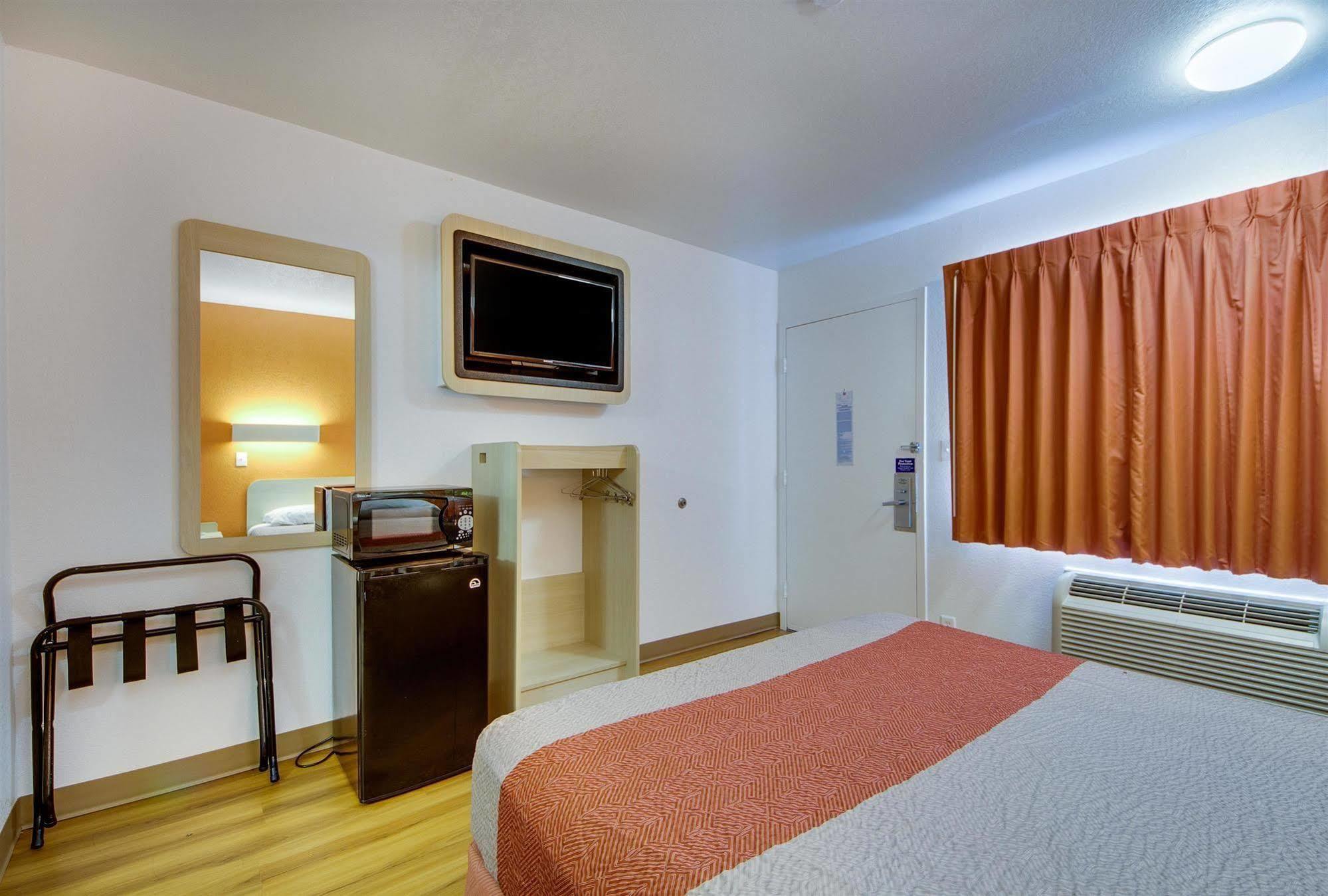 Avera Suites Маскогі Екстер'єр фото