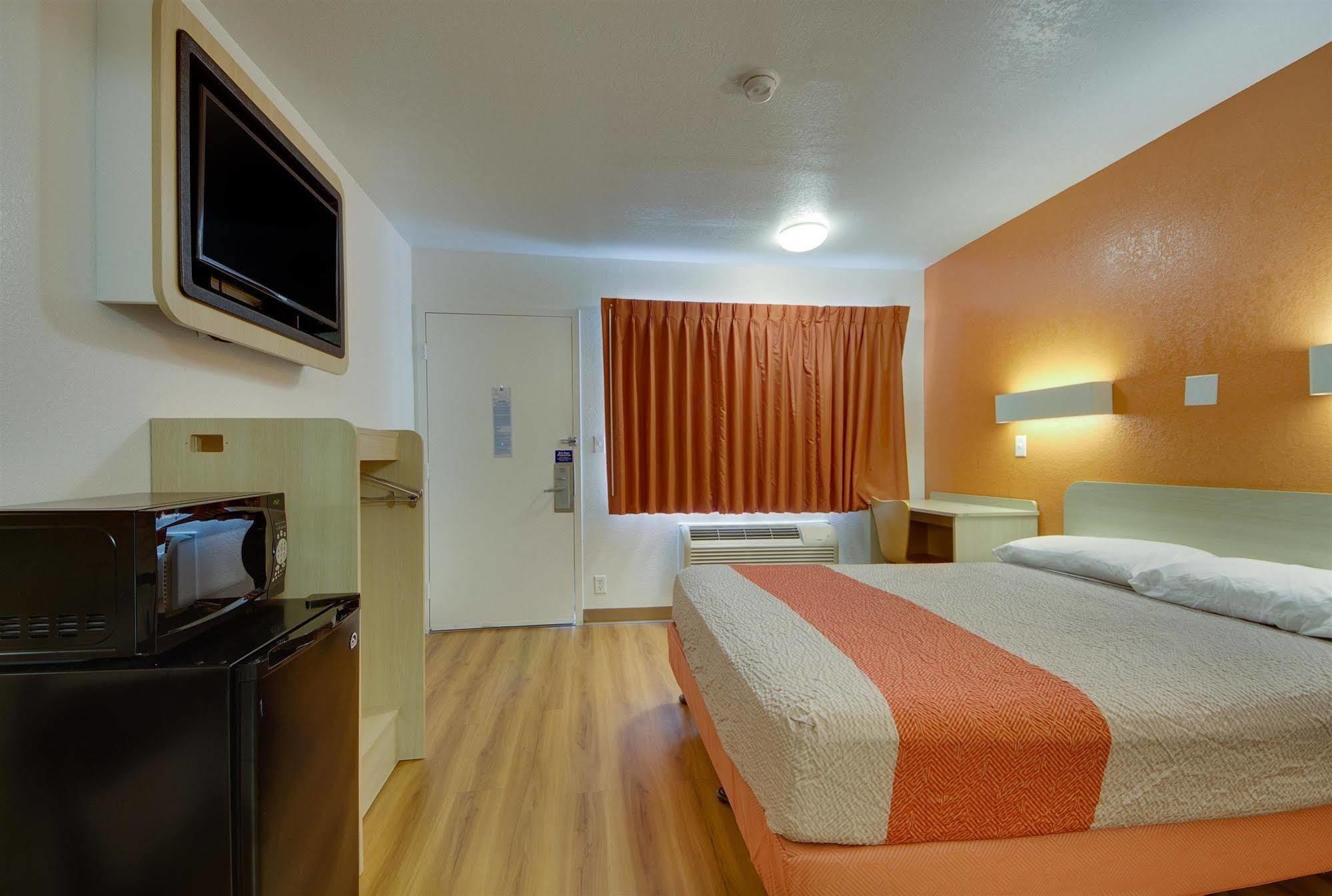 Avera Suites Маскогі Екстер'єр фото