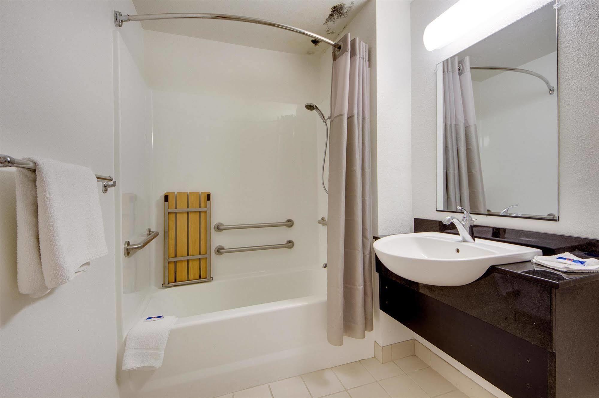 Avera Suites Маскогі Екстер'єр фото